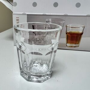 Isaac Mizrahi NIB Leo shot glasses. Set‎ of 6. Adorable!